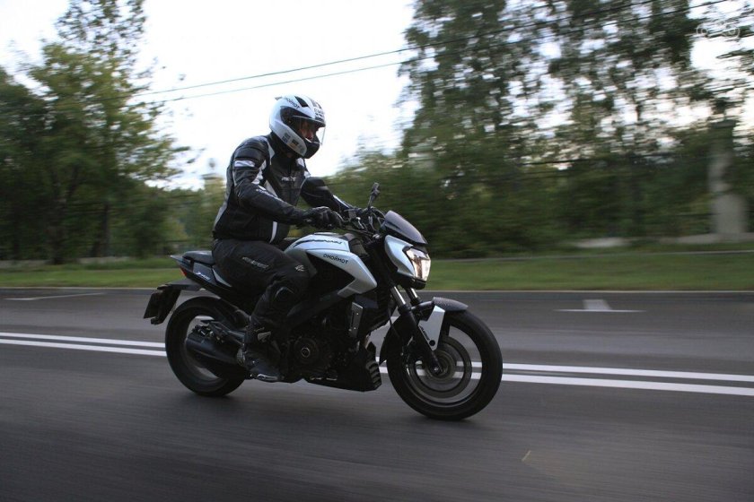 Bajaj Dominator 400