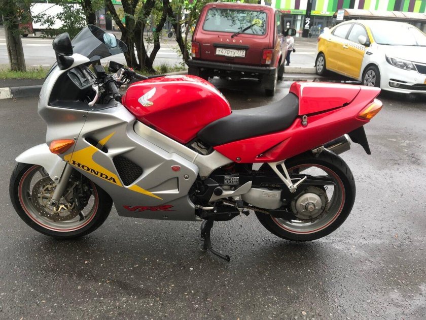 Honda vfr 800 2000