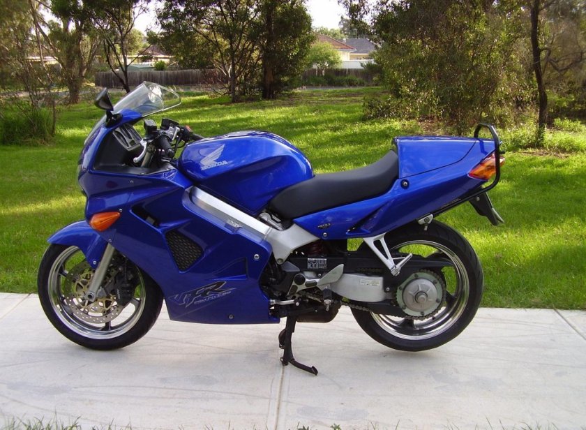 Honda VFR 2000