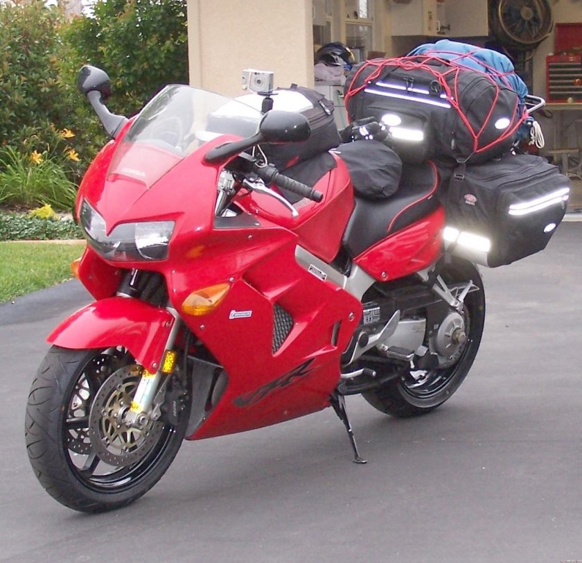 Хонда ВФР 800