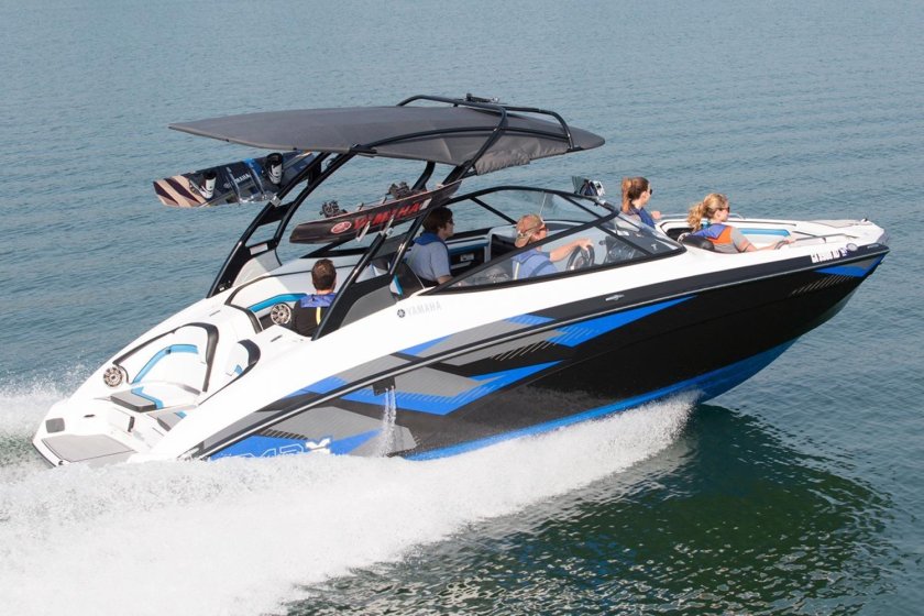 Катер Ямаха 242