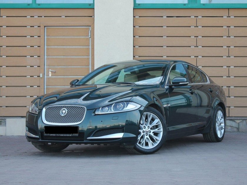 Ягуар XF 2014 зеленый