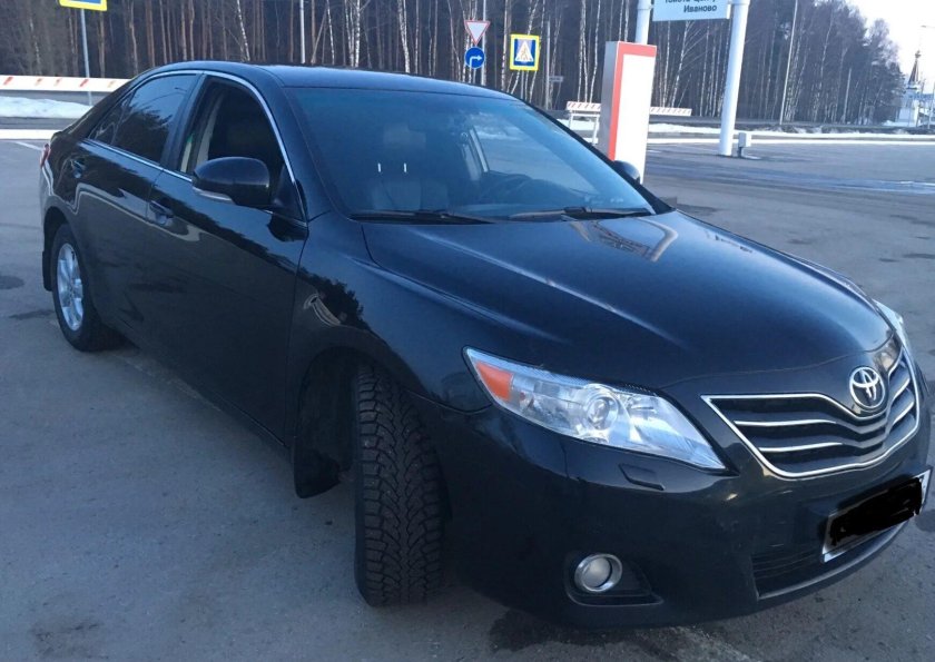 Тойота Камри 45 черная
