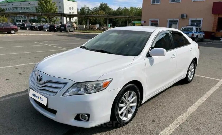 Тойота Камри 2009 года