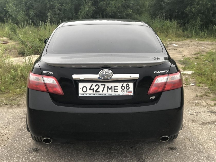 Toyota Camry 2010 сзади
