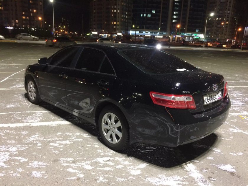 Тойота Камри 40 черная тонированная