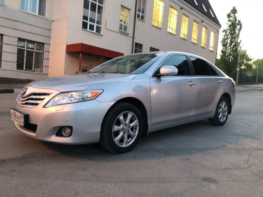 Toyota Camry 40