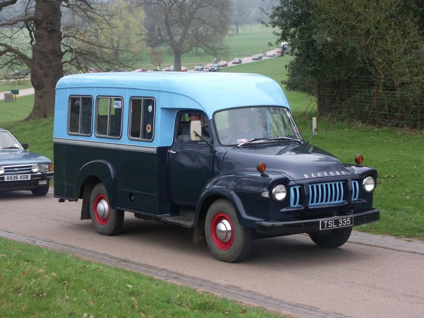 Bedford автомобиль