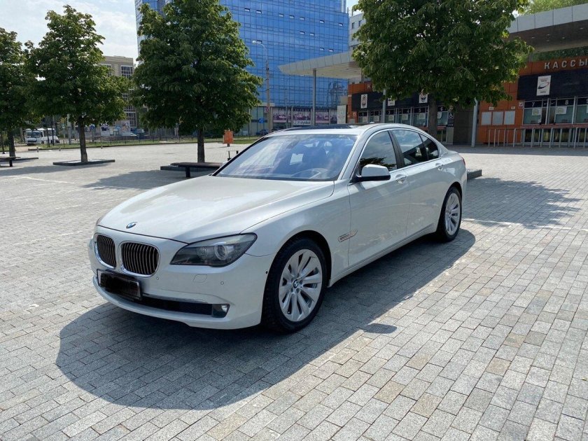 Bmw 750i f02