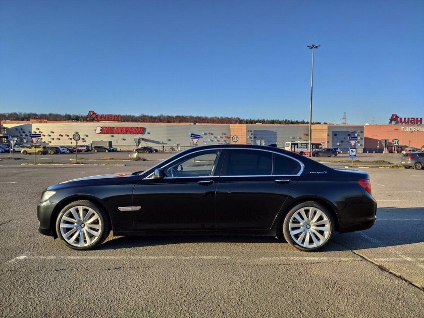 Bmw 750 2010
