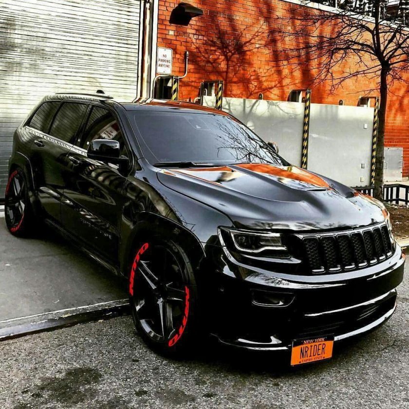 Jeep Cherokee srt8