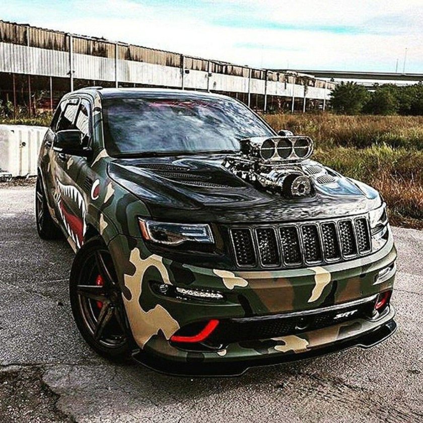 Jeep Cherokee srt8