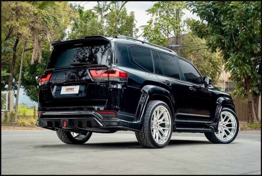 Toyota land cruiser 300