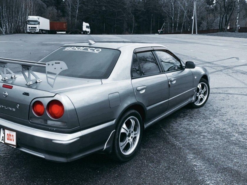 Nissan Skyline 2.0 MT 1997