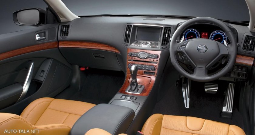 Nissan skyline 2008 салон
