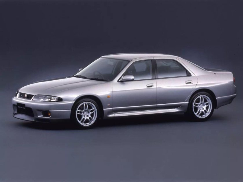 Nissan Skyline r33 sedan