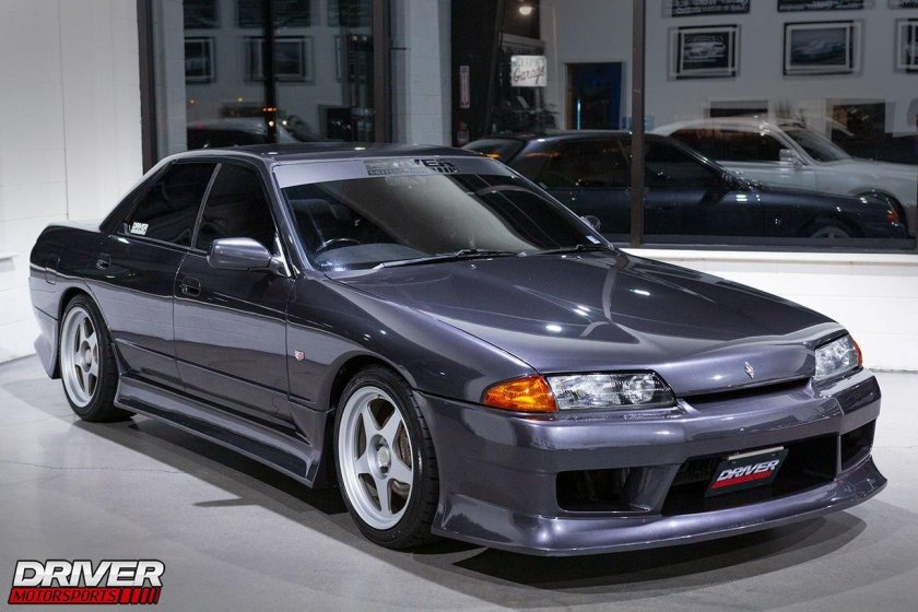 Nissan Skyline r32 sedan