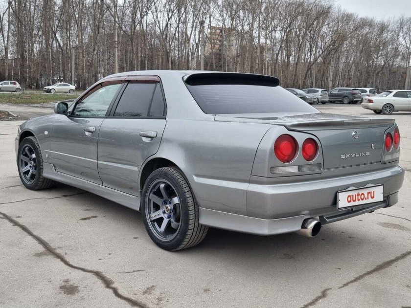 Nissan skyline 34 седан