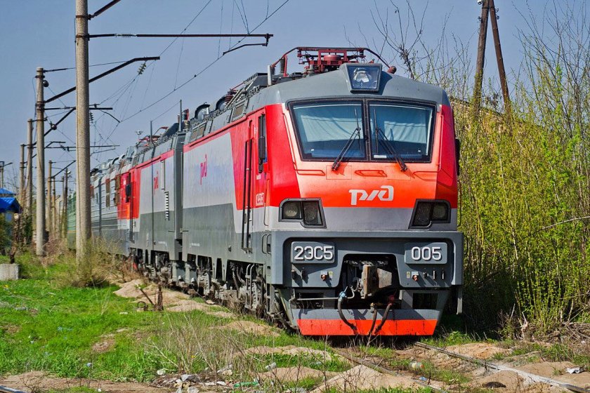 Магистральный грузовой электровоз 2эс5