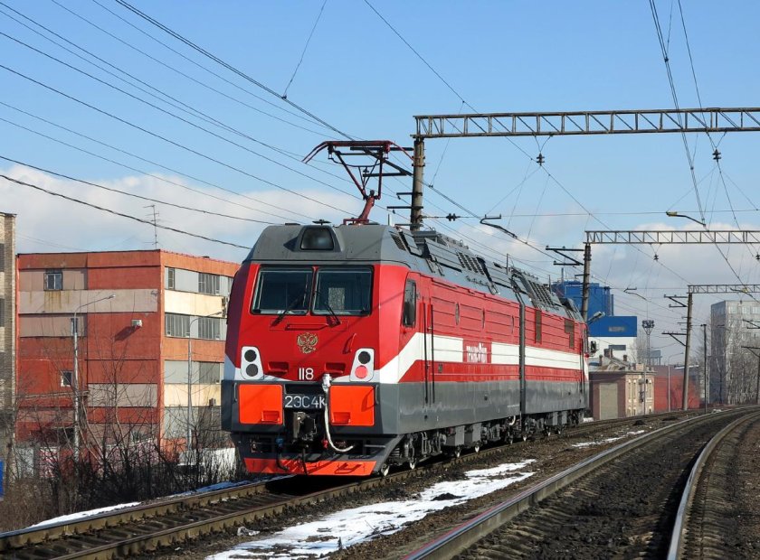 Электровоз постоянного тока 2эс4к