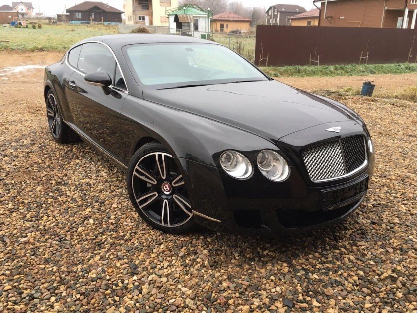 Машина bentley continental gt