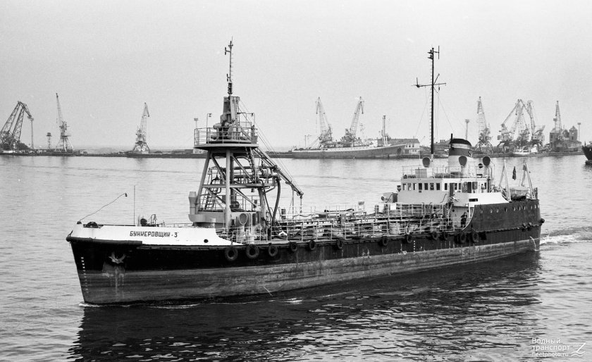 Портовый бункеровщик