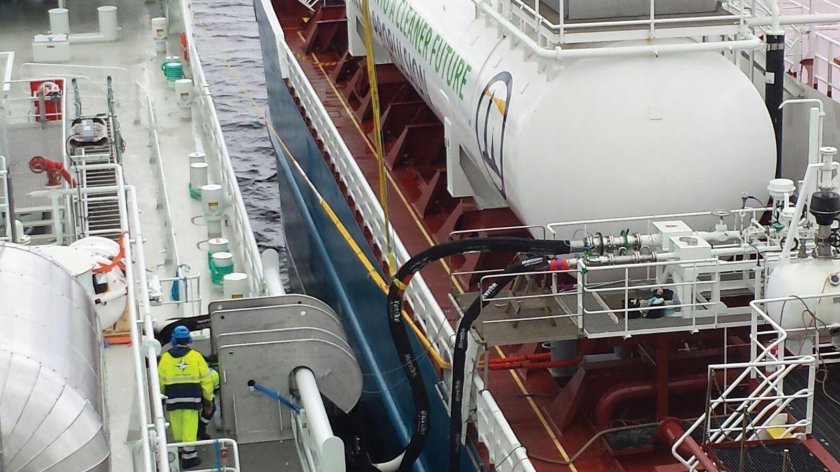 Бункеровка танкера