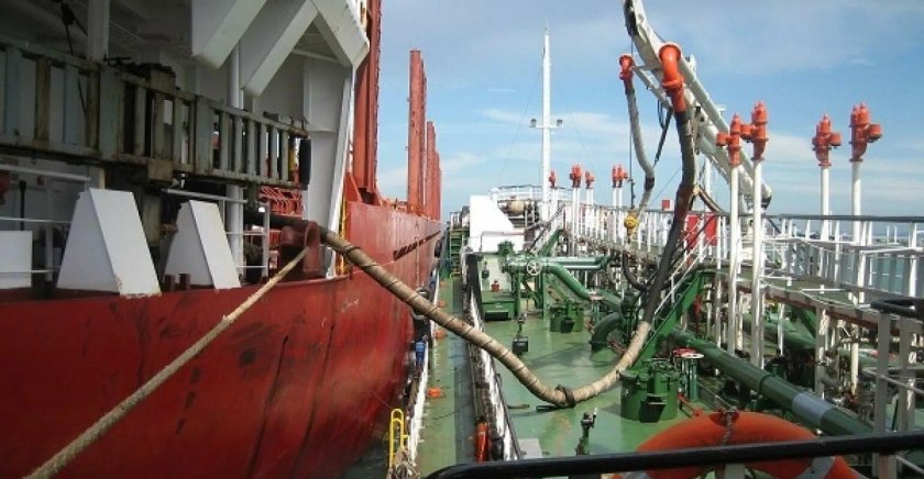 Бункеровка танкера