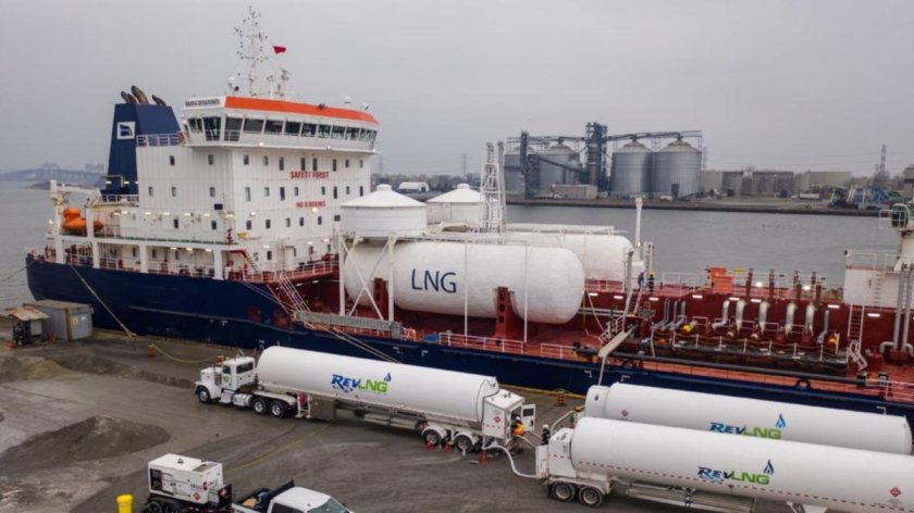 Дмитрий Менделеев СПГ бункеровщик