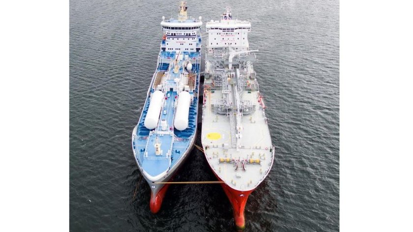 Баржа бункеровщик СПГ