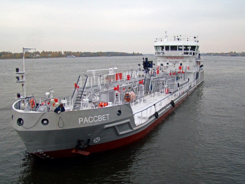 Танкер-бункеровщик rt18