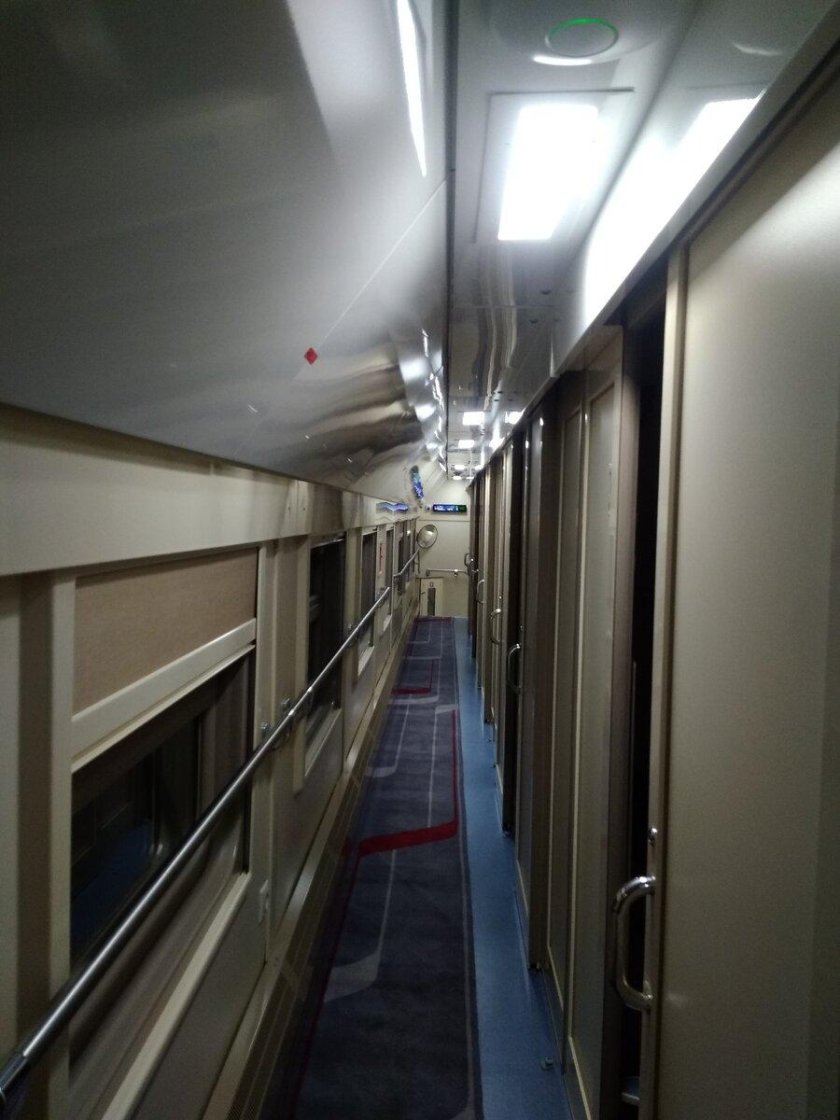 Поезд 004м Кавказ двухэтажный