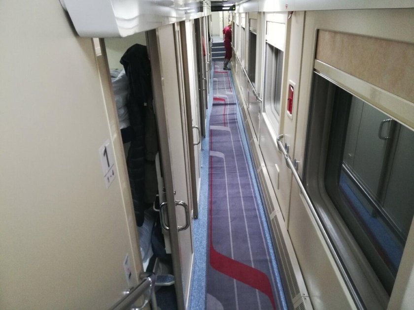 Двухэтажный поезд Кавказ 004с Москва Кисловодск