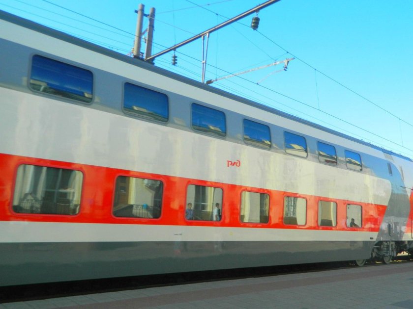 Поезд 004 Кавказ двухэтажный