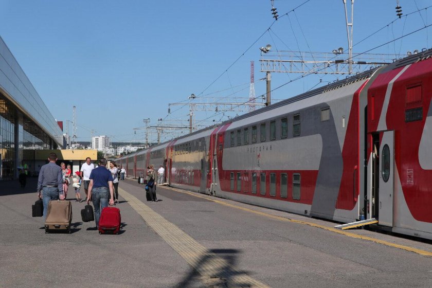 Супер Лев двухэтажный поезд