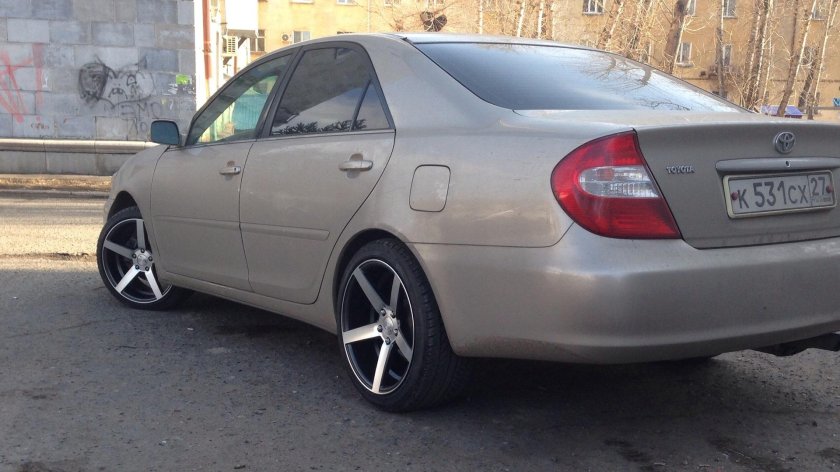 Toyota Camry v30 r17