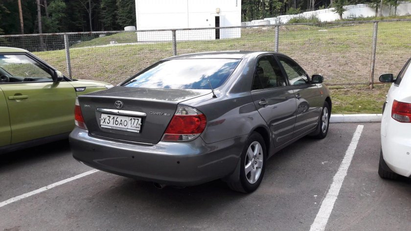 Тойота Камри 2.4 2004