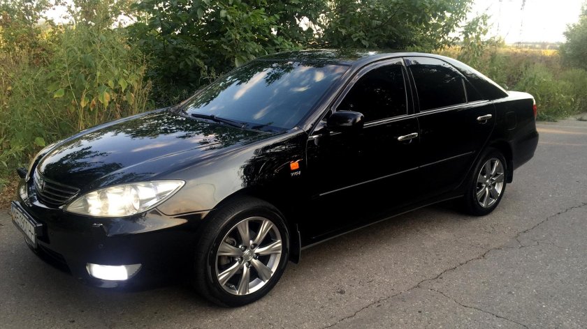 Тойота Камри 30 черная