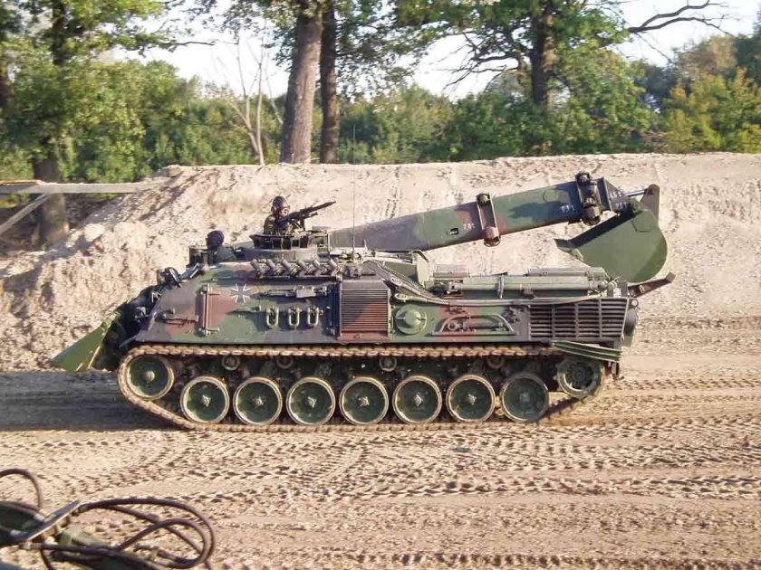 Саперный танк Пионирпанцер-2