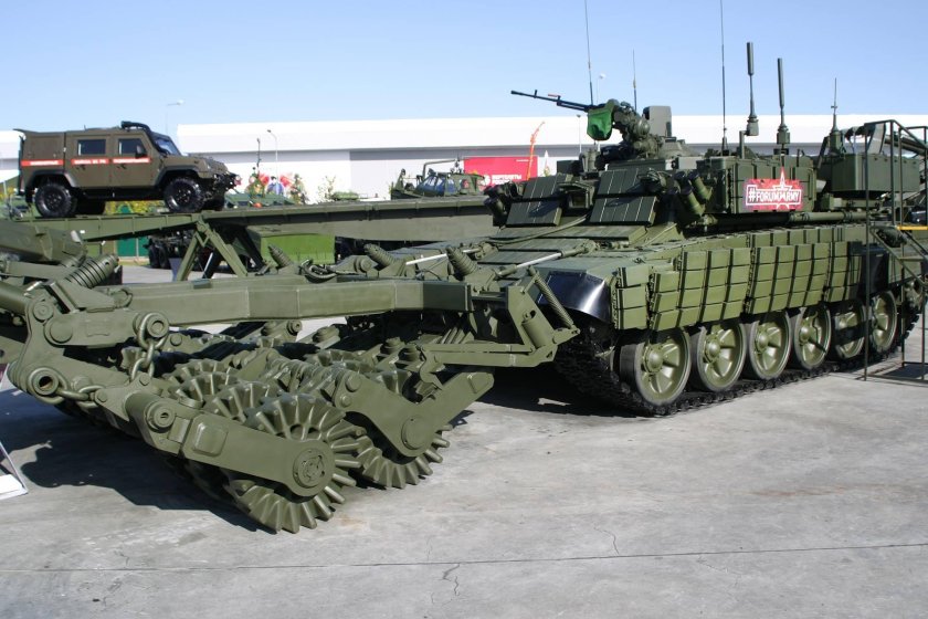 Бронированная машина разминирования БМР-3м Вепрь