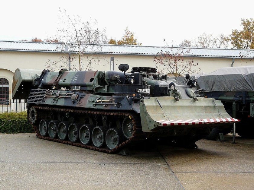 Pionierpanzer 2a1 Dachs (инженерный танк барсук)