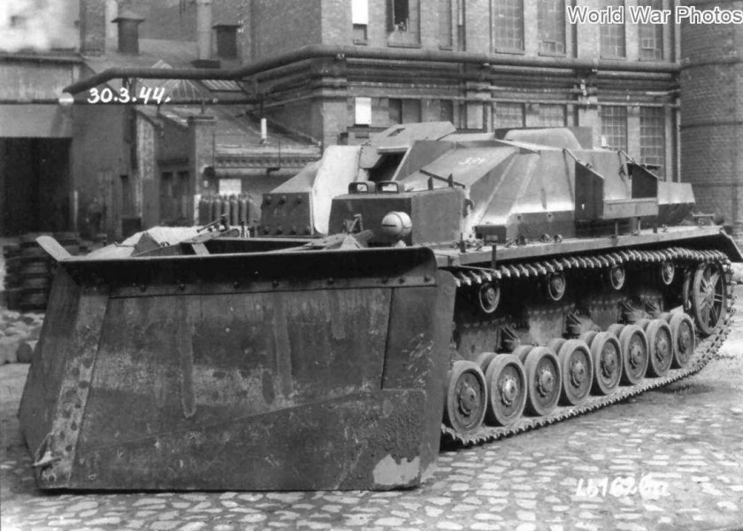 Танк STUG 4
