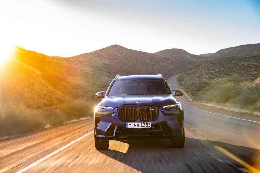 BMW x7 m60i 2023