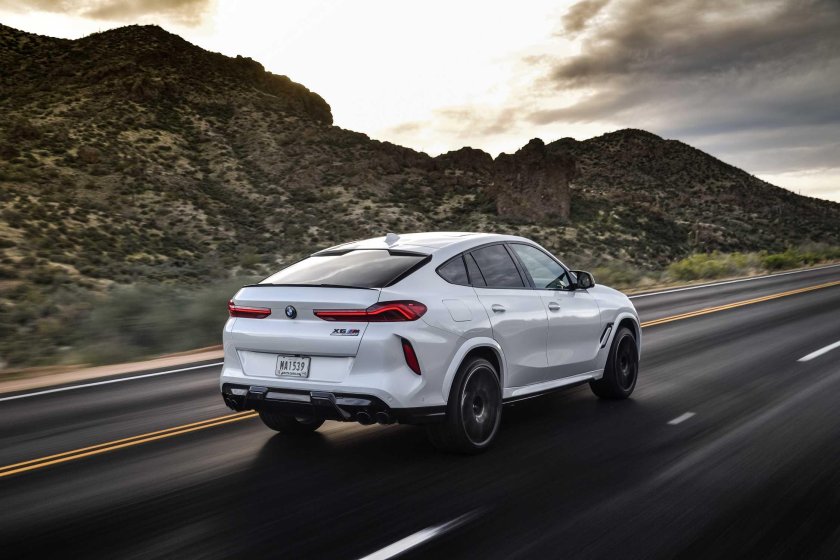 BMW x6m 2020 белый