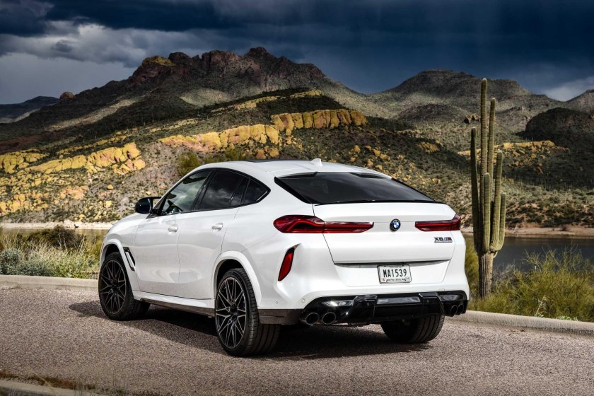 BMW x6 2020 белый