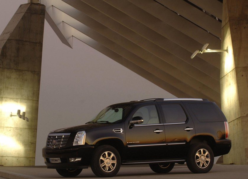 Cadillac Escalade 3