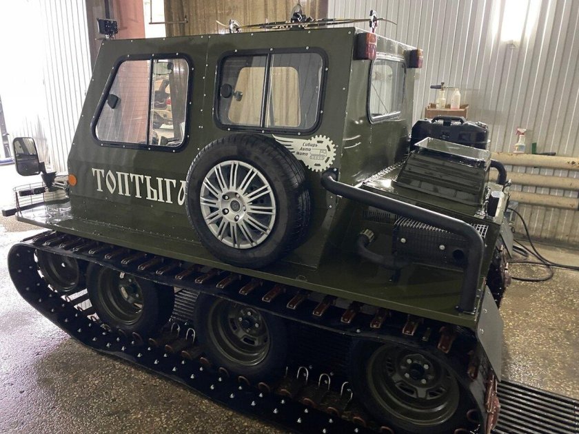 Вездеход-амфибия звм-2410 ухтыш