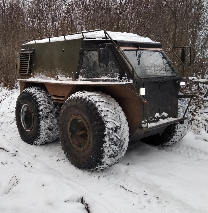 Бортоповоротный вездеход