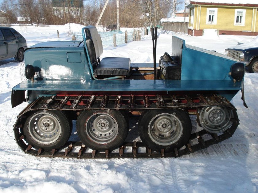 Гусеничный трактор переломка