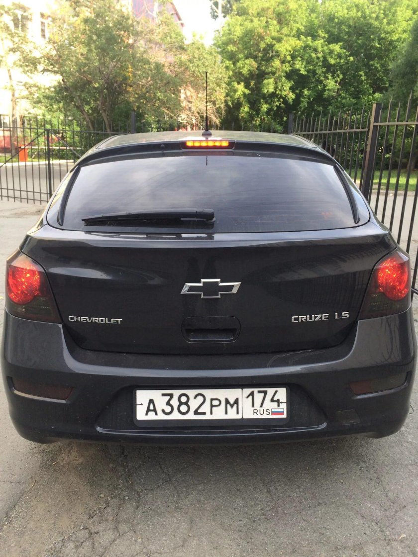 Шевроле Круз хэтчбек 2012 черный